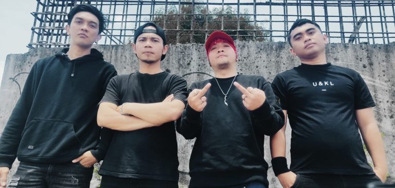 Hollowtr!ps Band