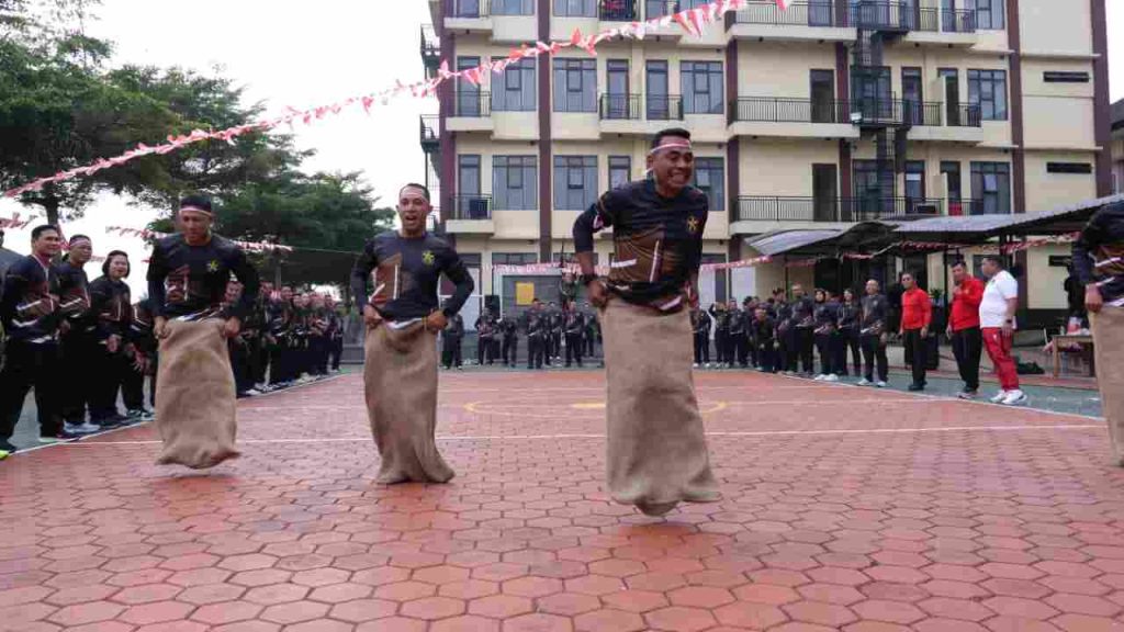 Semarak HUT ke-81 RI, Siswa Sespimma Polri Angkatan 76 Lomba Makan Kerupuk hingga Tarik Tambang
